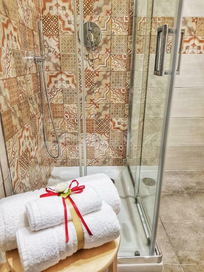 Essentia Rooms- Ortigia Holidays Сиракузы Экстерьер фото