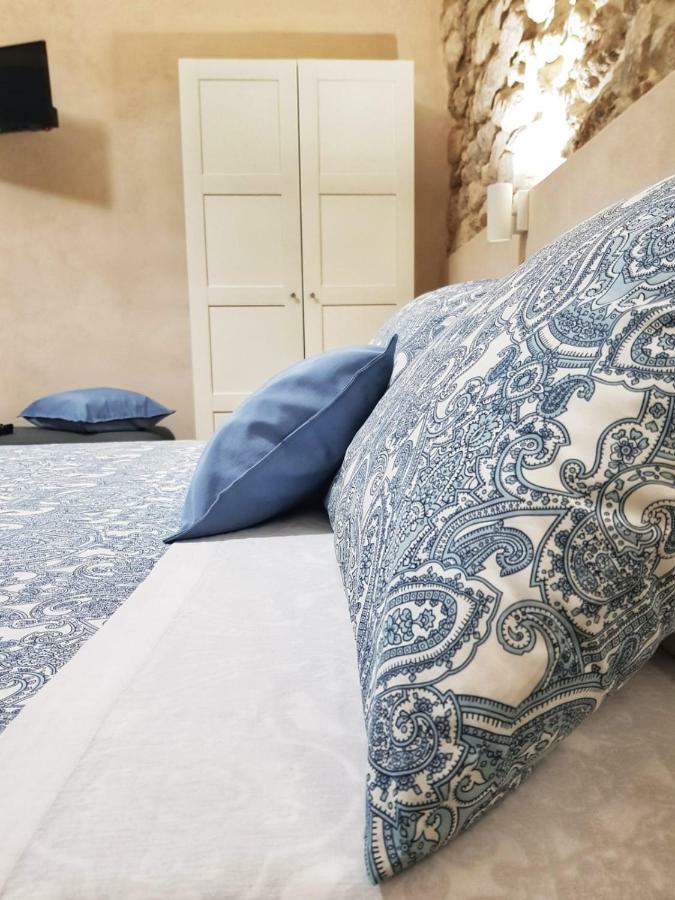 Essentia Rooms- Ortigia Holidays Сиракузы Экстерьер фото